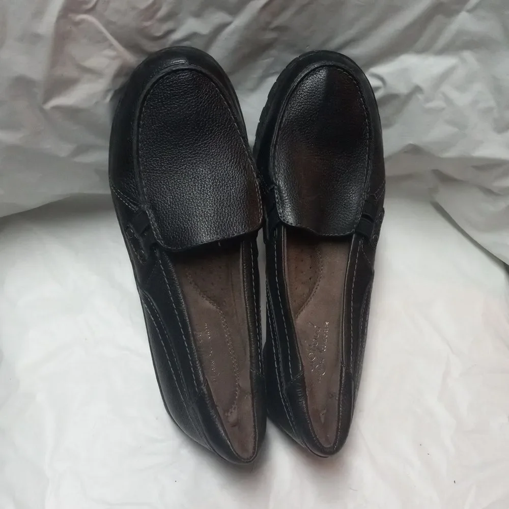 Natural Soul Womens Black Leather Slip On Loafers Size 7.5